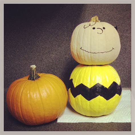 charlie brown pumpkin decor